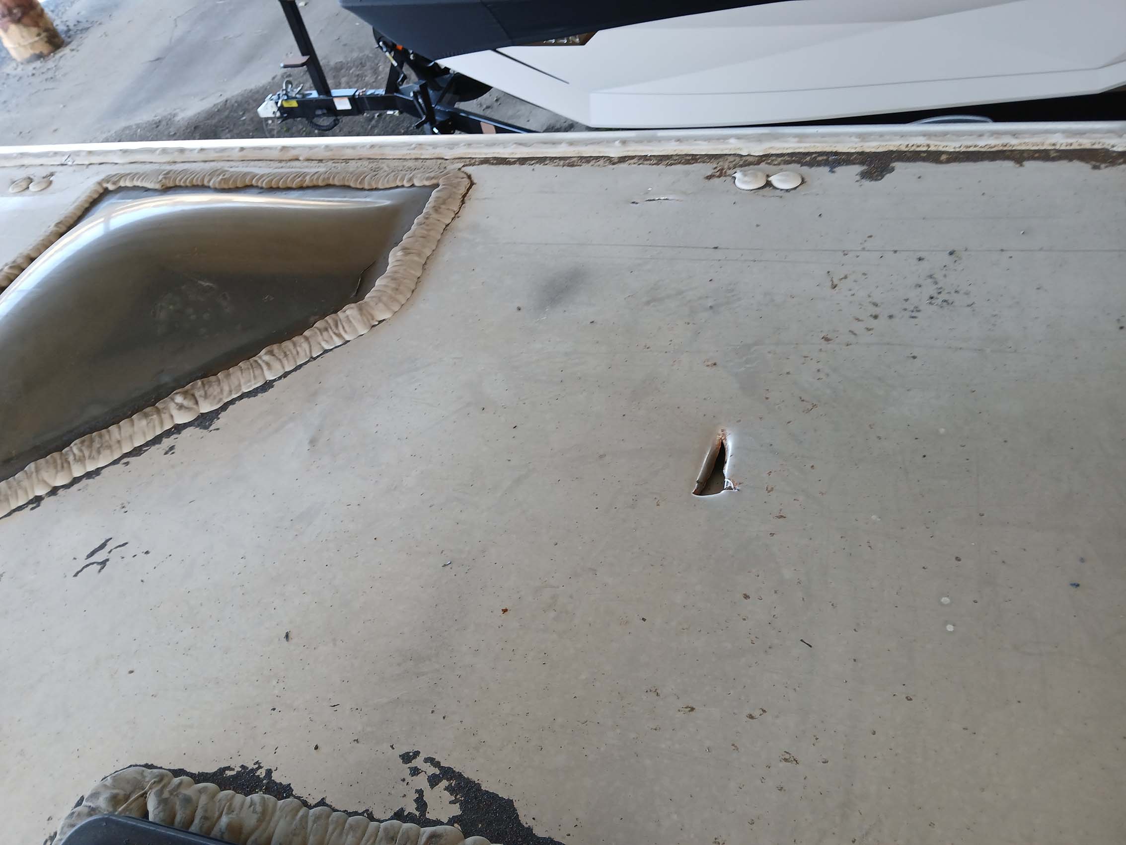 2018 Universal Trailer Corp. Horse Trailer - Image 15