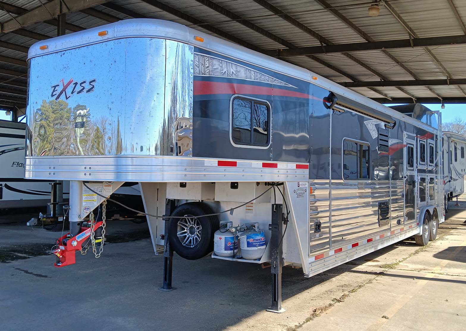 2018 Universal Trailer Corp. Horse Trailer