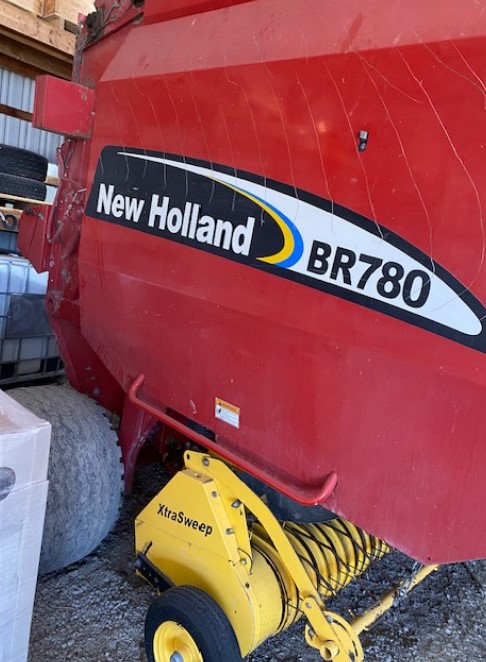 2003 New Holland BR780 Baler - Image 2