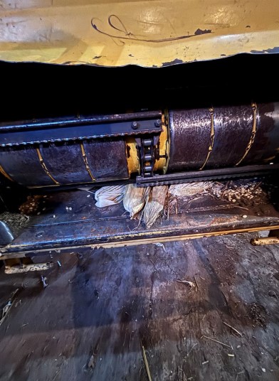 2003 New Holland CR960 Combine - Image 14