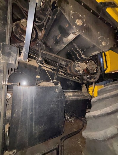 2003 New Holland CR960 Combine - Image 16