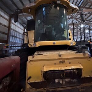 2003 New Holland CR960 Combine