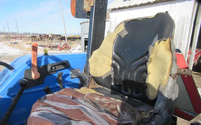 2002 New Holland TL90 Tractor - Image 16