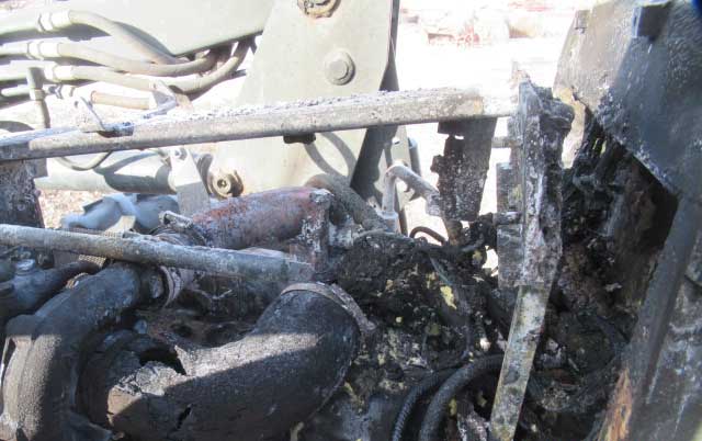 2002 New Holland TL90 Tractor - Image 17