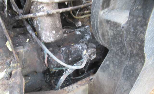 2002 New Holland TL90 Tractor - Image 25