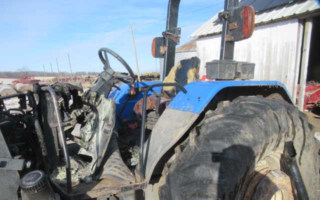 2002 New Holland TL90 Tractor - Image 7