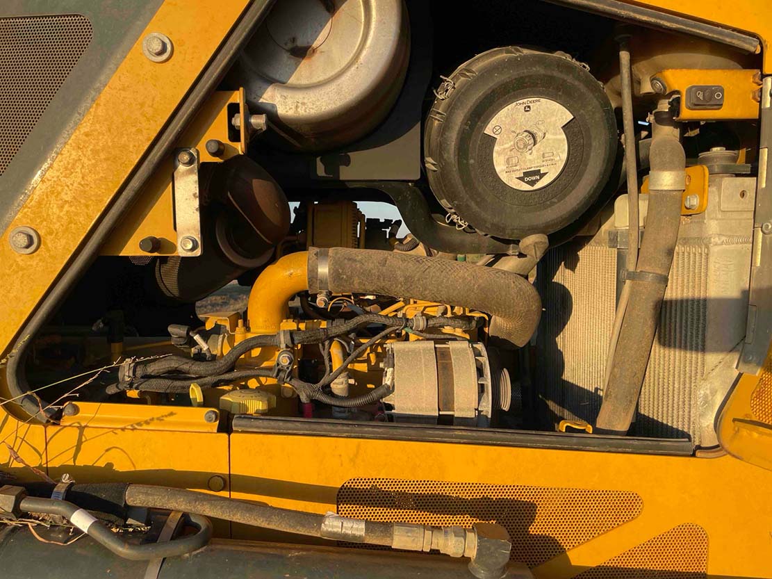 2022 Deere 750L Crawler Dozer - Image 44