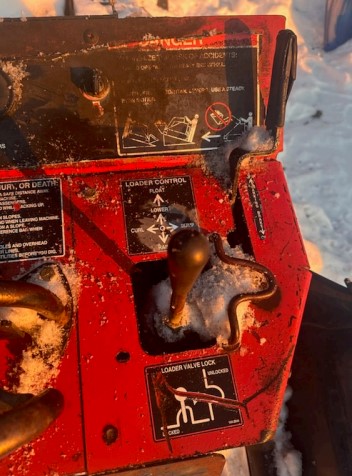 2012 Toro Dingo TX1000 Mini Skid Steer - Image 6