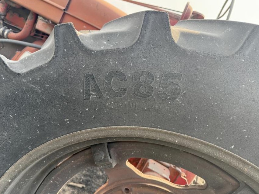 1953 CASE IH Super M Tractor - Image 11