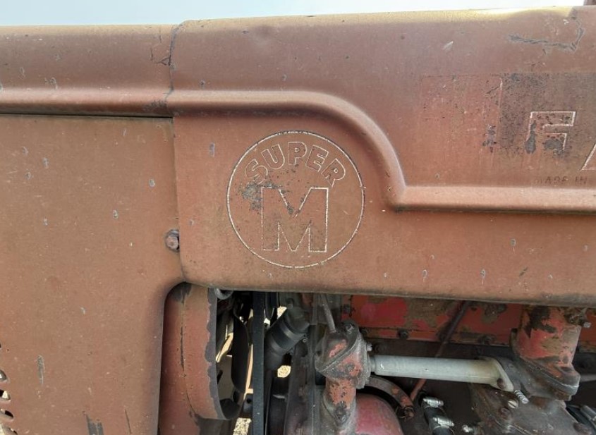 1953 CASE IH Super M Tractor - Image 8