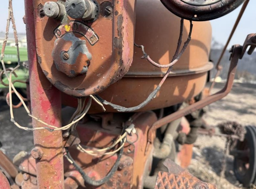 1953 CASE IH Super M Tractor - Image 9