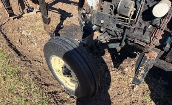 1985 Ford 5610 Tractor - Image 23