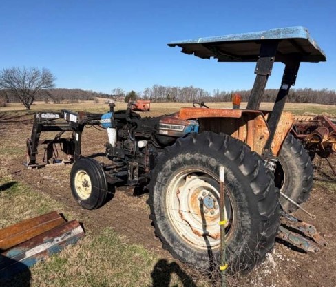 1985 Ford 5610 Tractor - Image 3