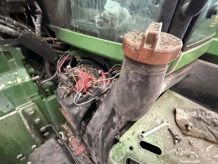 1996 John Deere 8400 Tractor - Image 15