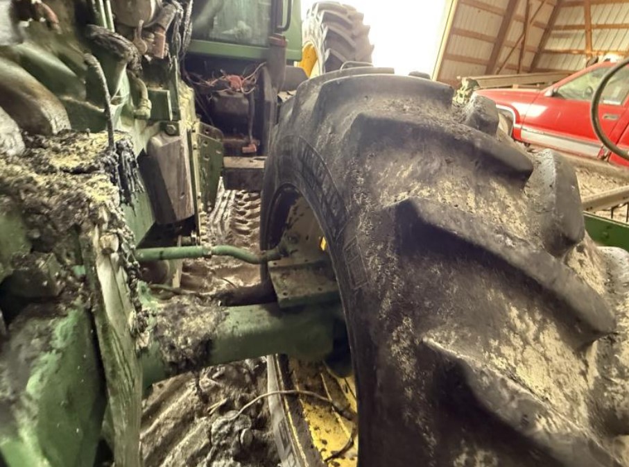 1996 John Deere 8400 Tractor - Image 20