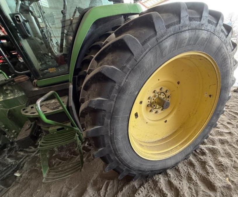 1996 John Deere 8400 Tractor - Image 8