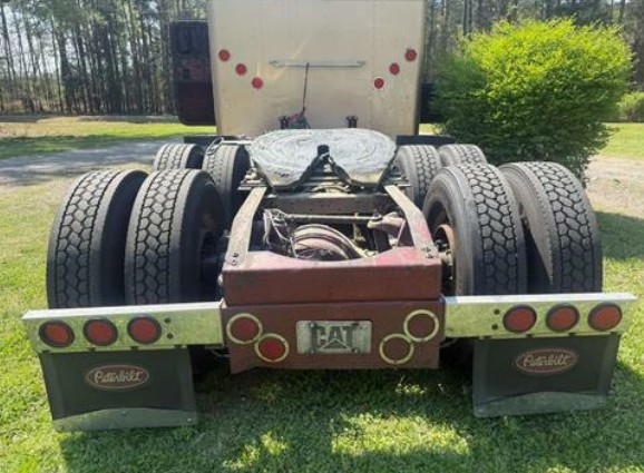 1999 Peterbilt 379 - Image 12