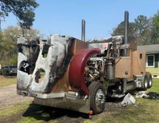 1999 Peterbilt 379 - Image 2