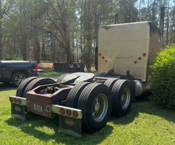 1999 Peterbilt 379 - Image 3