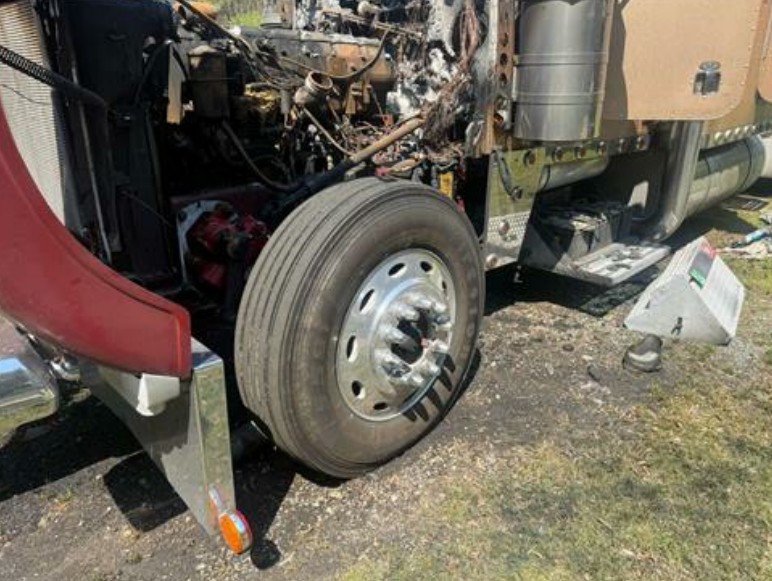 1999 Peterbilt 379 - Image 5