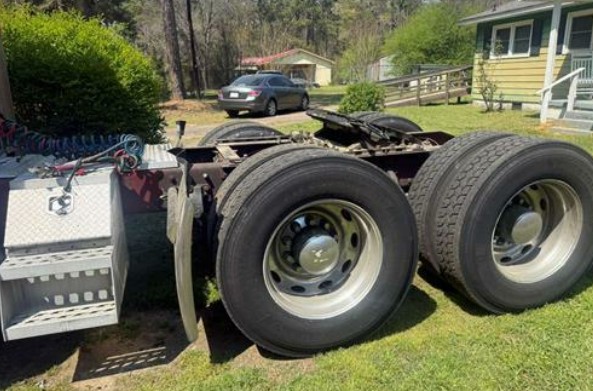 1999 Peterbilt 379 - Image 8