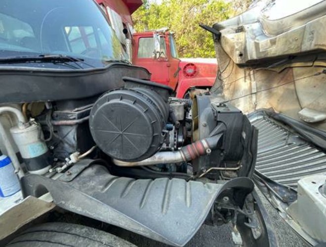 2003 International 4300 Box Truck - Image 14