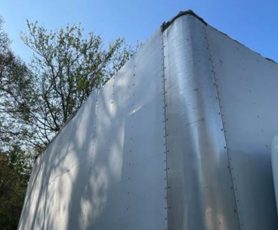 2003 International 4300 Box Truck - Image 15