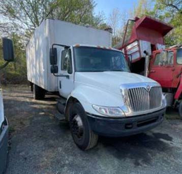 2003 International 4300 Box Truck - Image 2