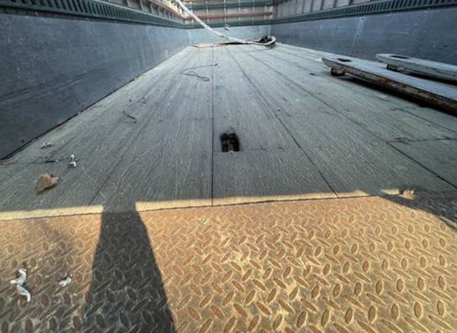 2003 International 4300 Box Truck - Image 23