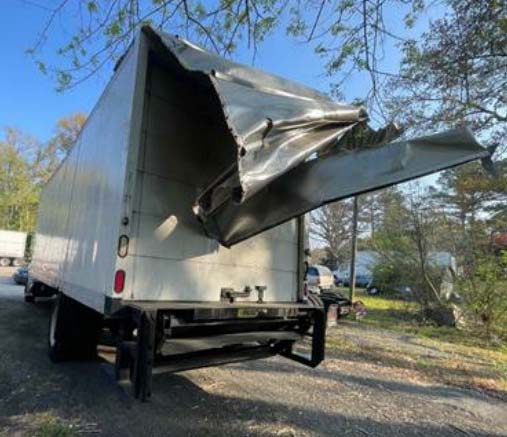 2003 International 4300 Box Truck - Image 4