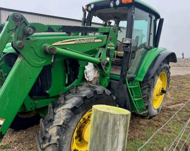 2004 John Deere 7420 Tractor