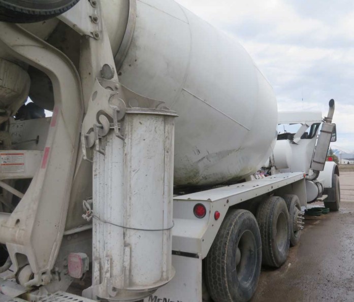 2004 Kenworth W900 - Image 8