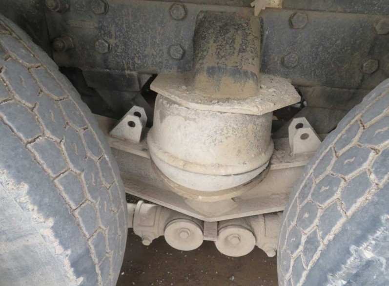 2004 Kenworth W900 - Image 23