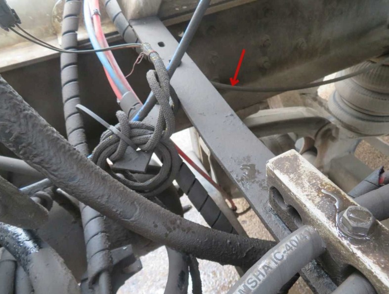 2004 Kenworth W900 - Image 27