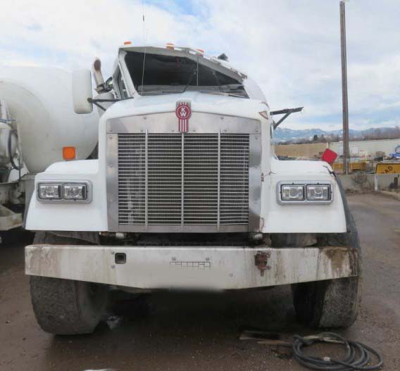 2004 Kenworth W900 - Image 3