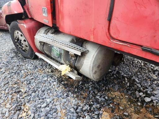 2005 Freightliner CST120 - Image 13