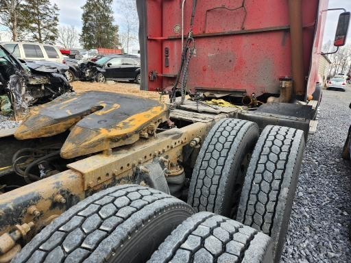 2005 Freightliner CST120 - Image 17