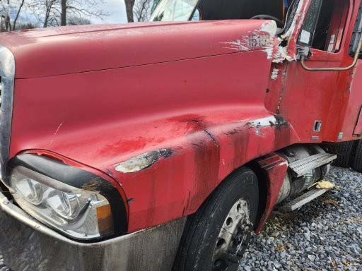 2005 Freightliner CST120 - Image 2