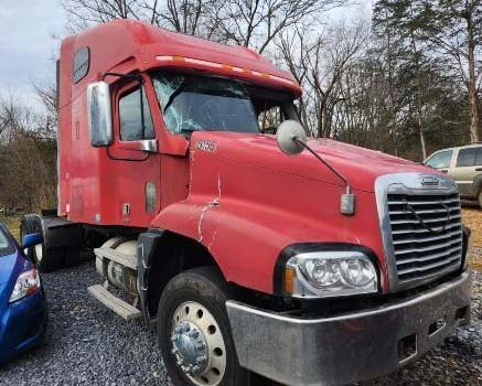 2005 Freightliner CST120 - Image 8