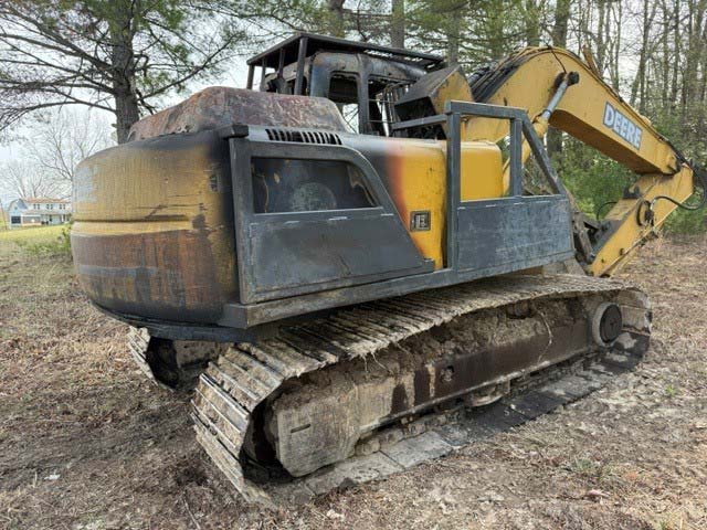 2005 John Deere 160C Excavator - Image 2