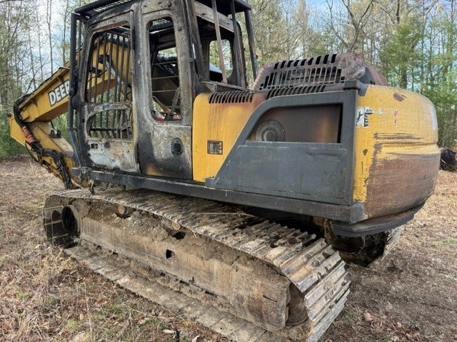 2005 John Deere 160C Excavator - Image 3
