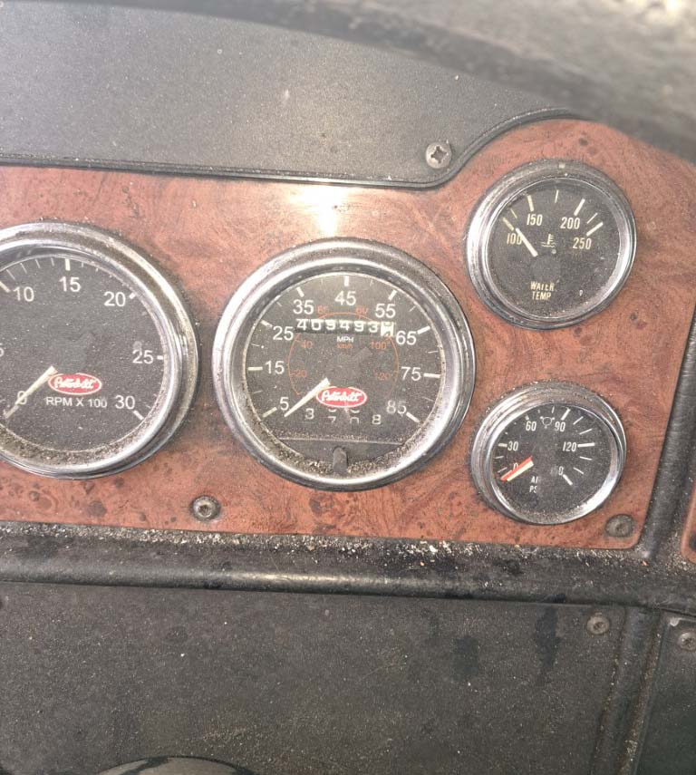 2005 Peterbilt 357 - Image 20