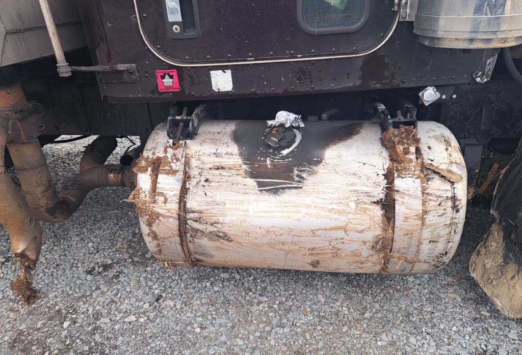 2005 Peterbilt 357 - Image 9