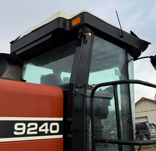 2006 Hesston 9240 Swather - Image 2