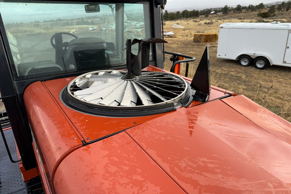 2006 Hesston 9240 Swather - Image 4