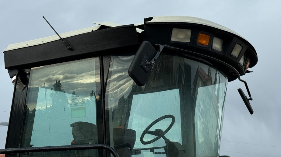 2006 Hesston 9240 Swather - Image 5