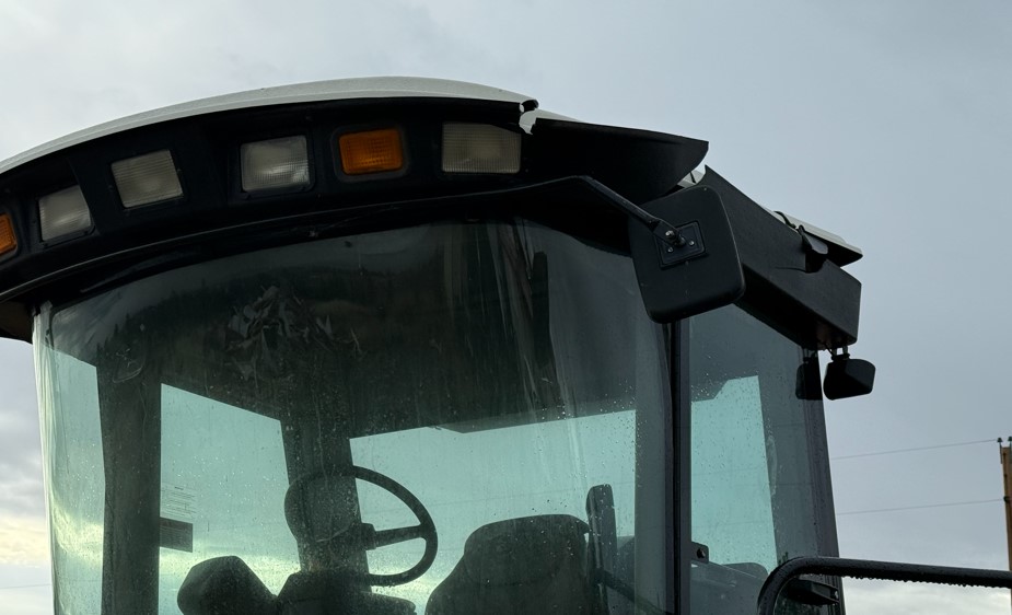 2006 Hesston 9240 Swather - Image 6