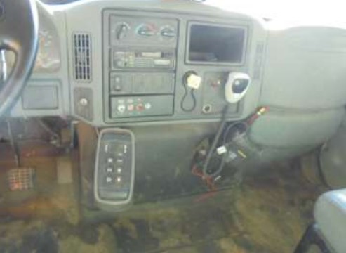 2007 International 7400 Vacuum Truck - Image 10