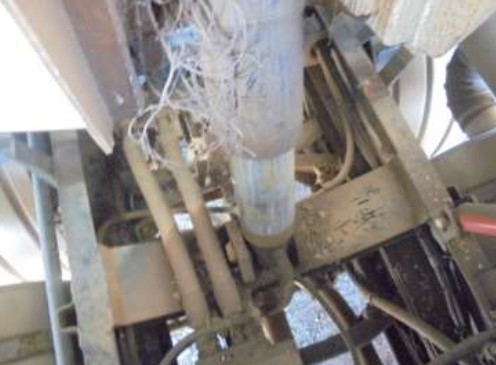 2007 International 7400 Vacuum Truck - Image 13