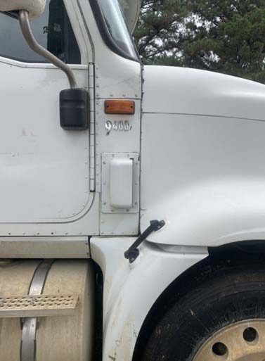 2007 International 9400 - Image 9